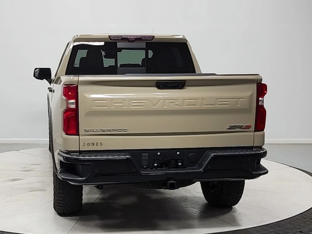 Used 2023  Chevrolet ZR2 image 6