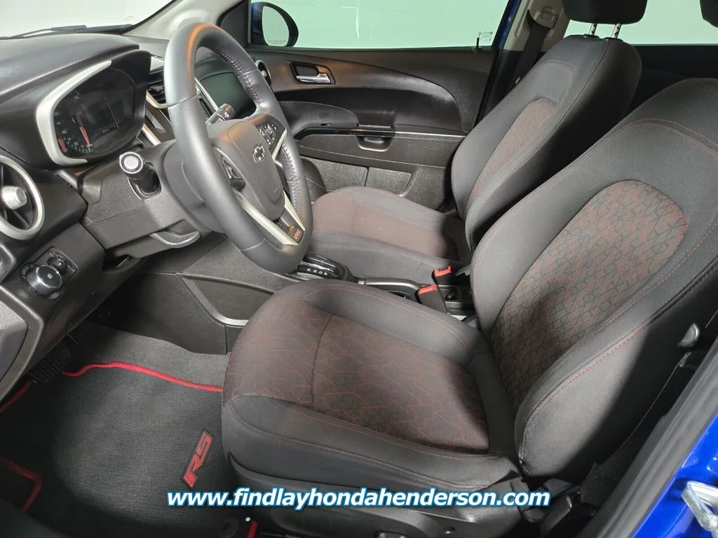 Used 2020 Blue Metallic Chevrolet LT image 14