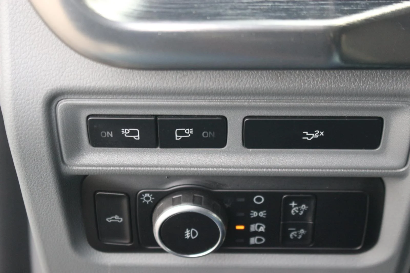 Used 2023 White Ford XL image 31