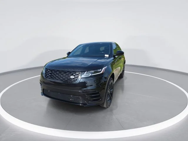 Used 2023 Black Land Rover R-Dynamic S image 3