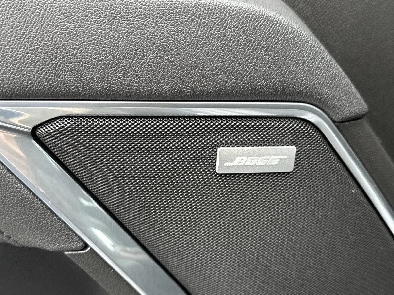 Used 2025 Sterling Metallic GMC SLT image 19