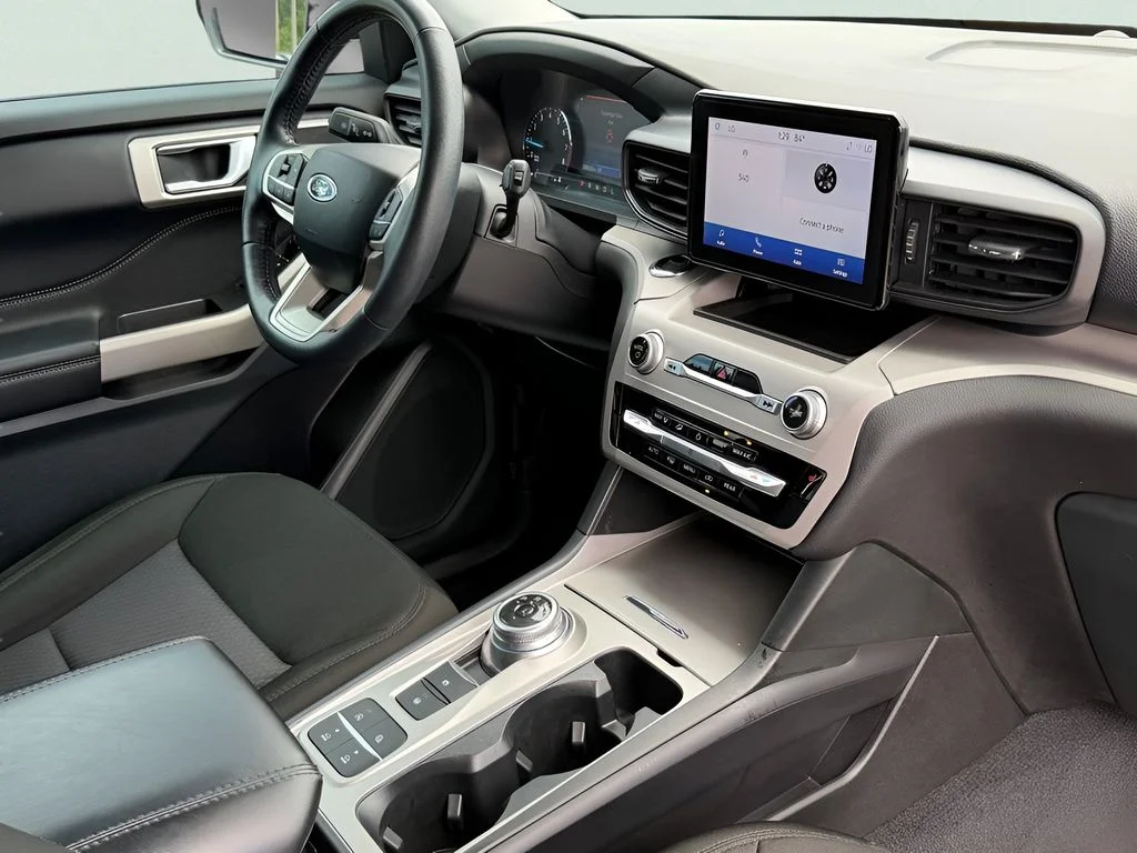 Used 2023 White Ford XLT image 11