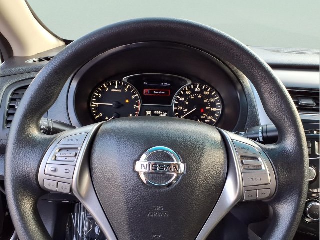 Used 2015 Black Nissan 2.5 S image 10