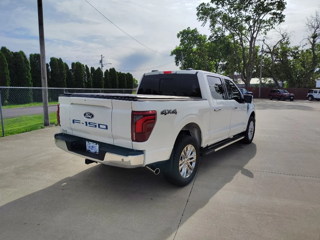 Used 2025 Star White Ford LARIAT image 3