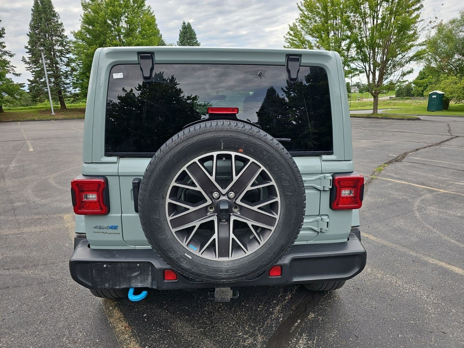 Certified Used 2023 Earl Clearcoat Jeep Sahara image 4