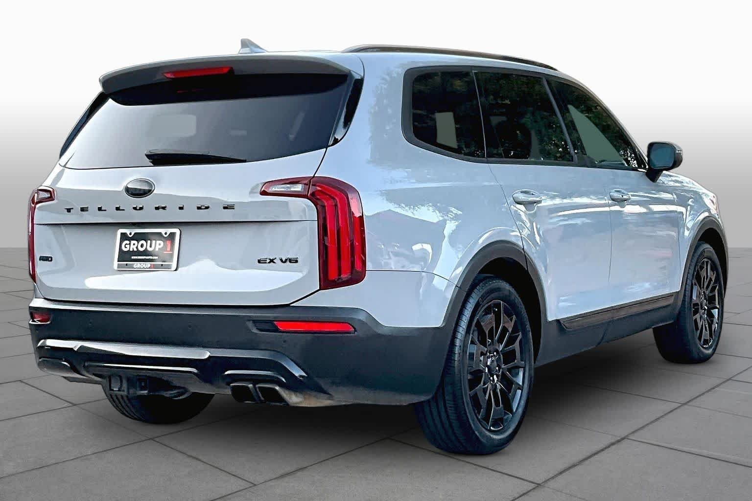 Used 2021 Wolf Gray Kia EX image 13