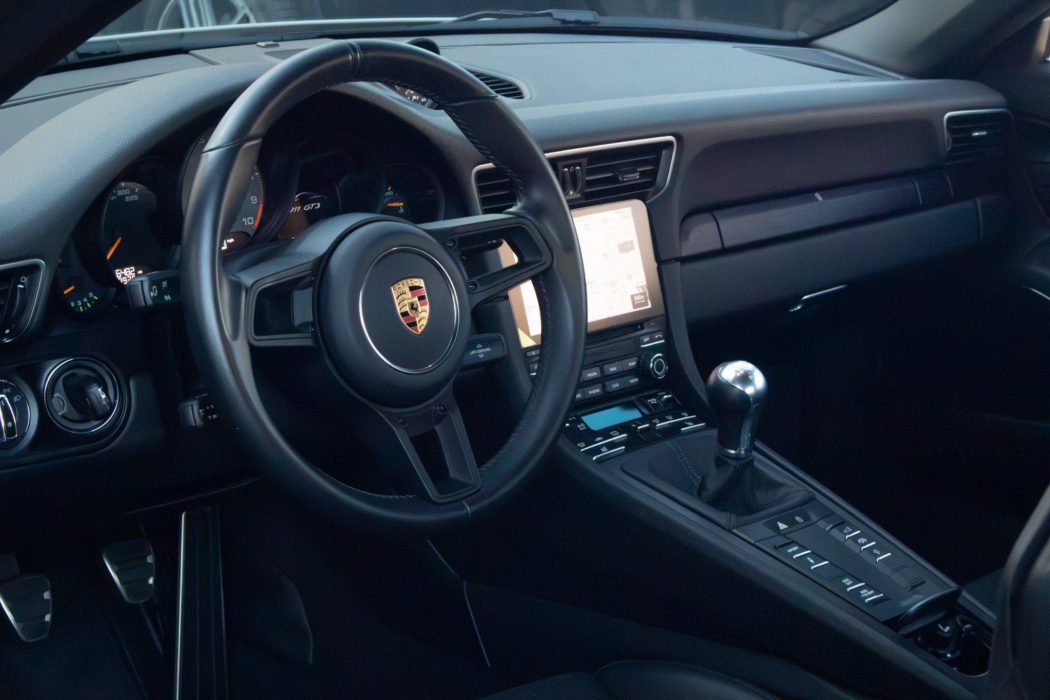 Used 2019 Chalk Porsche  image 12