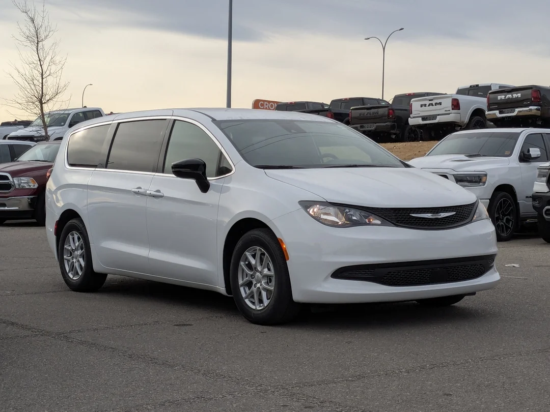 New 2026 White Chrysler SXT - - FWD - Power Liftgate - Power Sliding Doors - Leather & More! image 2