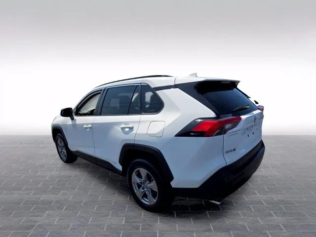 Used 2025 Ice Toyota XLE image 5