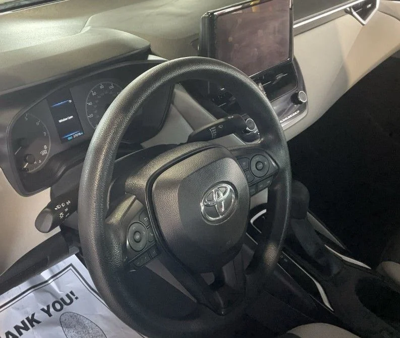 Used 2025  Toyota LE image 4