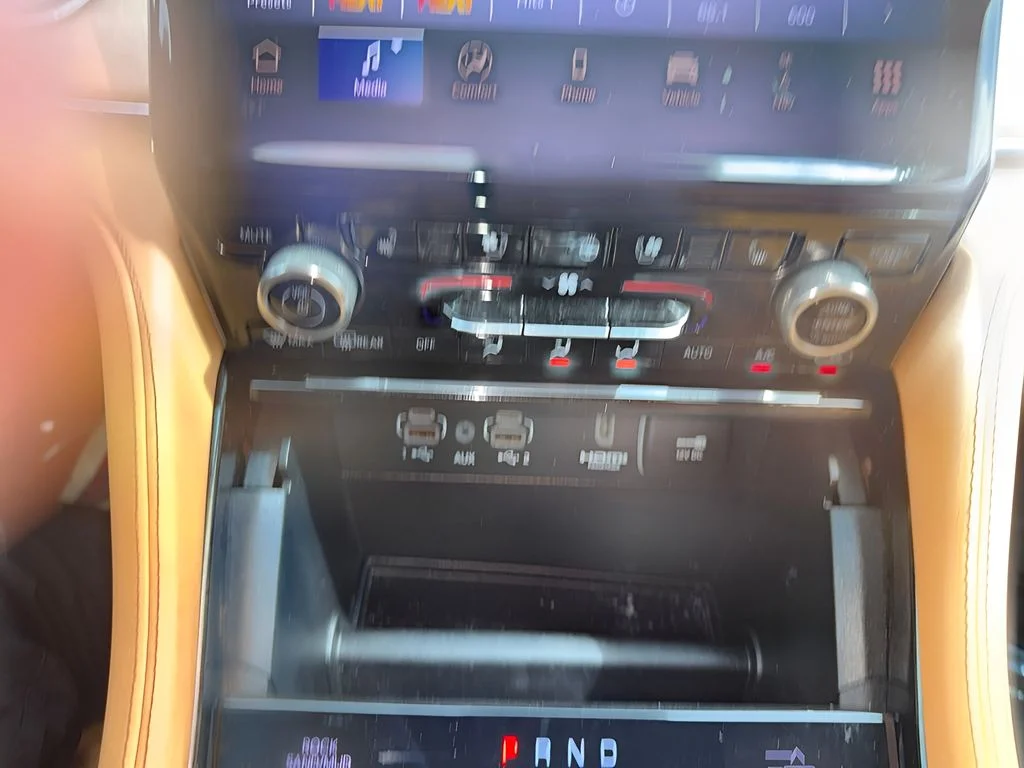Used 2024 White Jeep Summit image 10