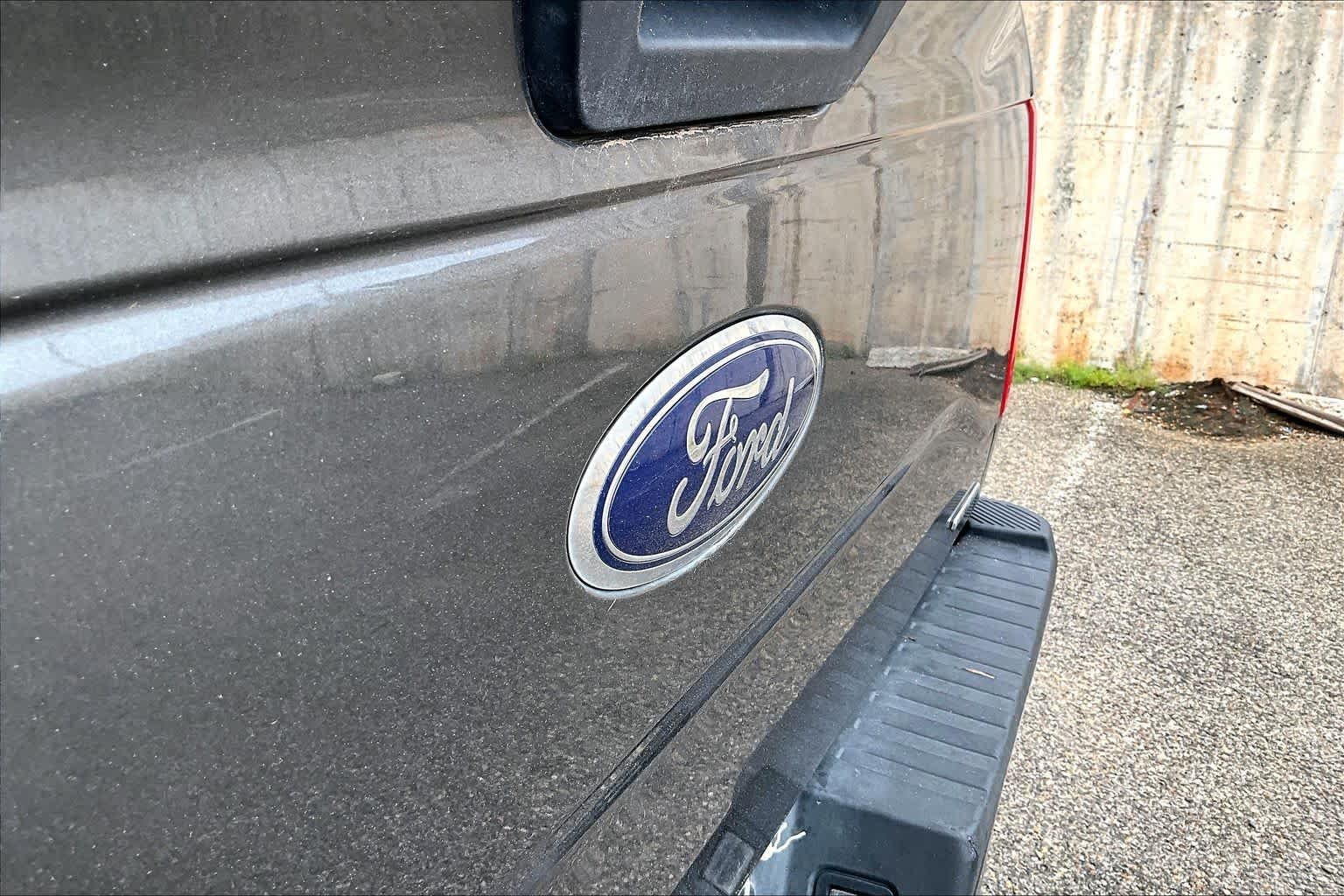 Used 2015 Magnetic Metallic Ford XL image 31