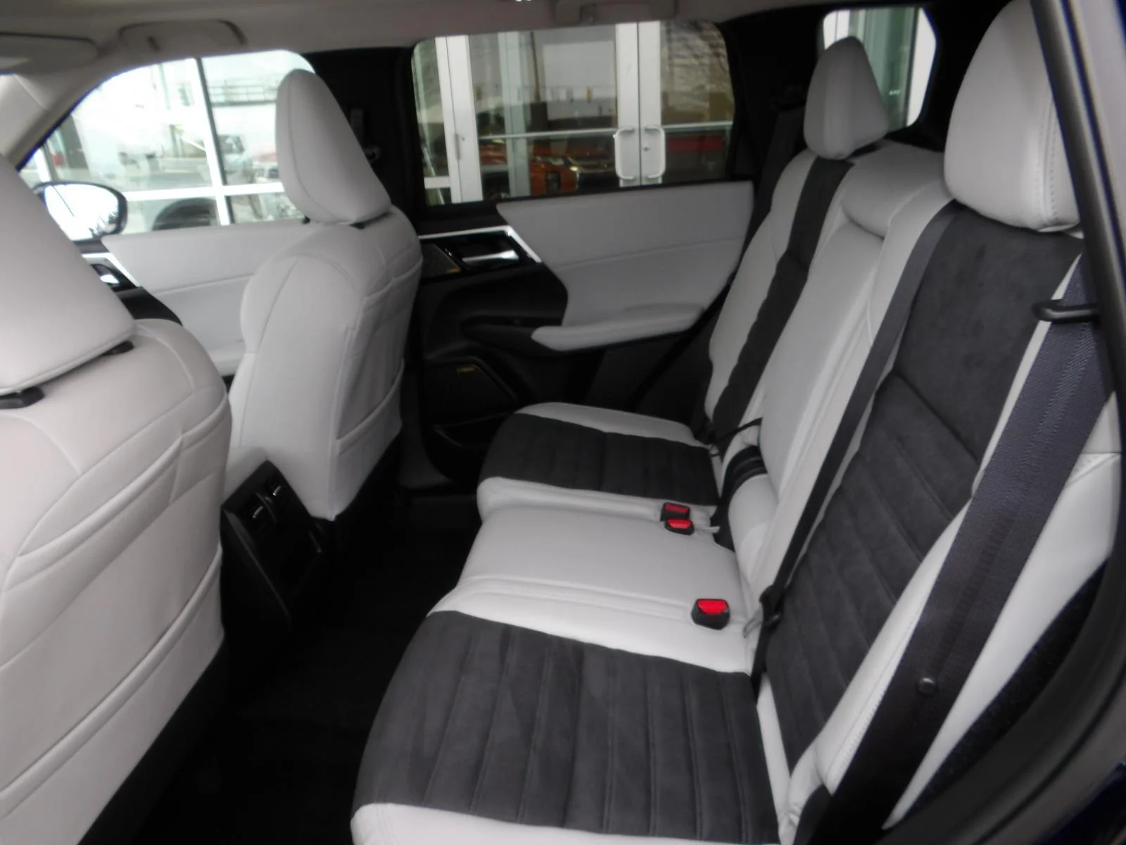 2026 Mitsubishi Outlander SE - Photo 16