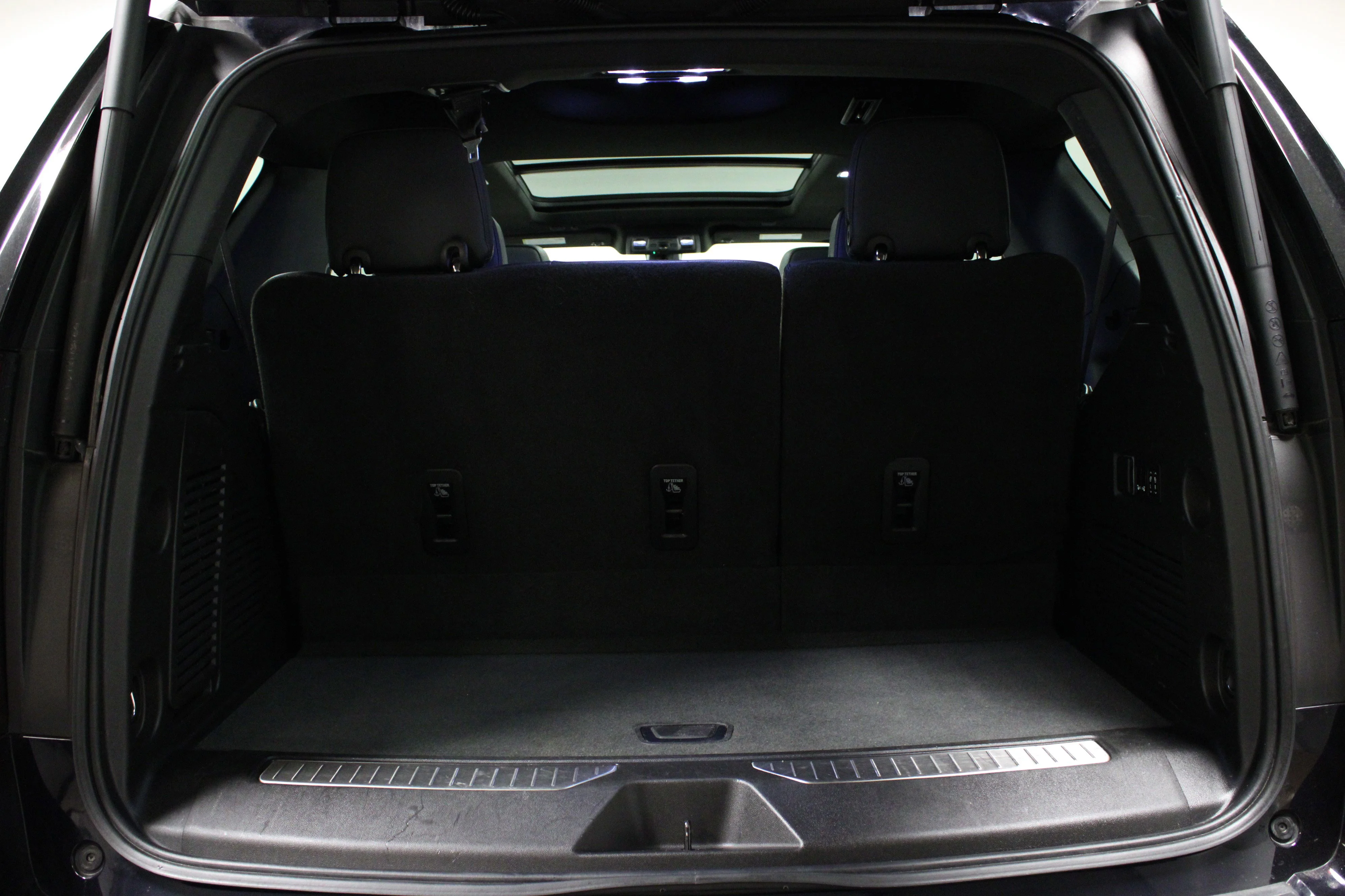 Used 2022 Midnight Blue Metallic GMC Denali image 15