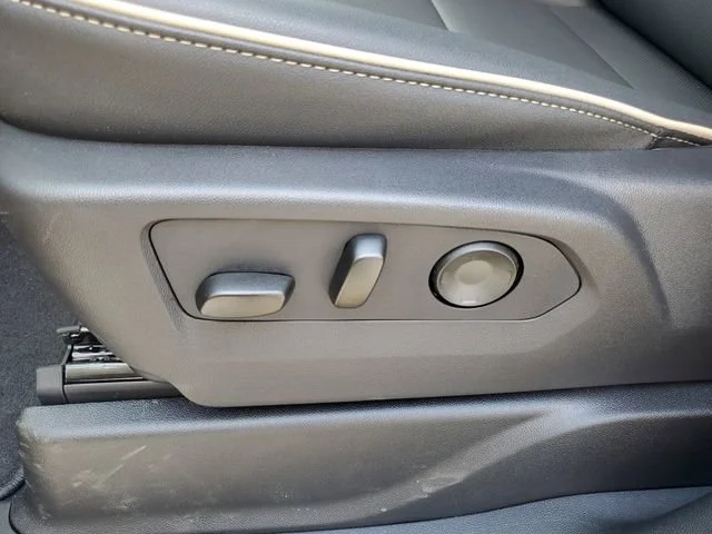 New 2026 Onyx Black GMC Elevation image 7