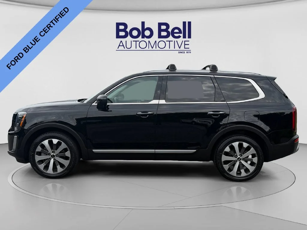 Certified Used 2022 Ebony Black Kia S image 4