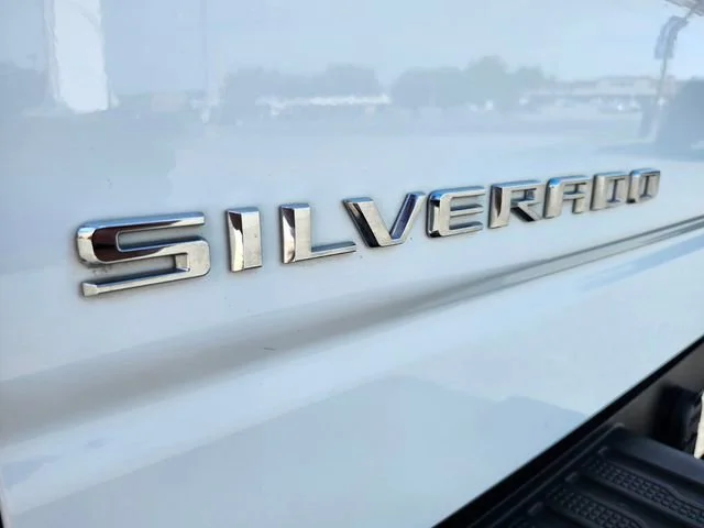 Used 2022 Summit White Chevrolet WT image 19