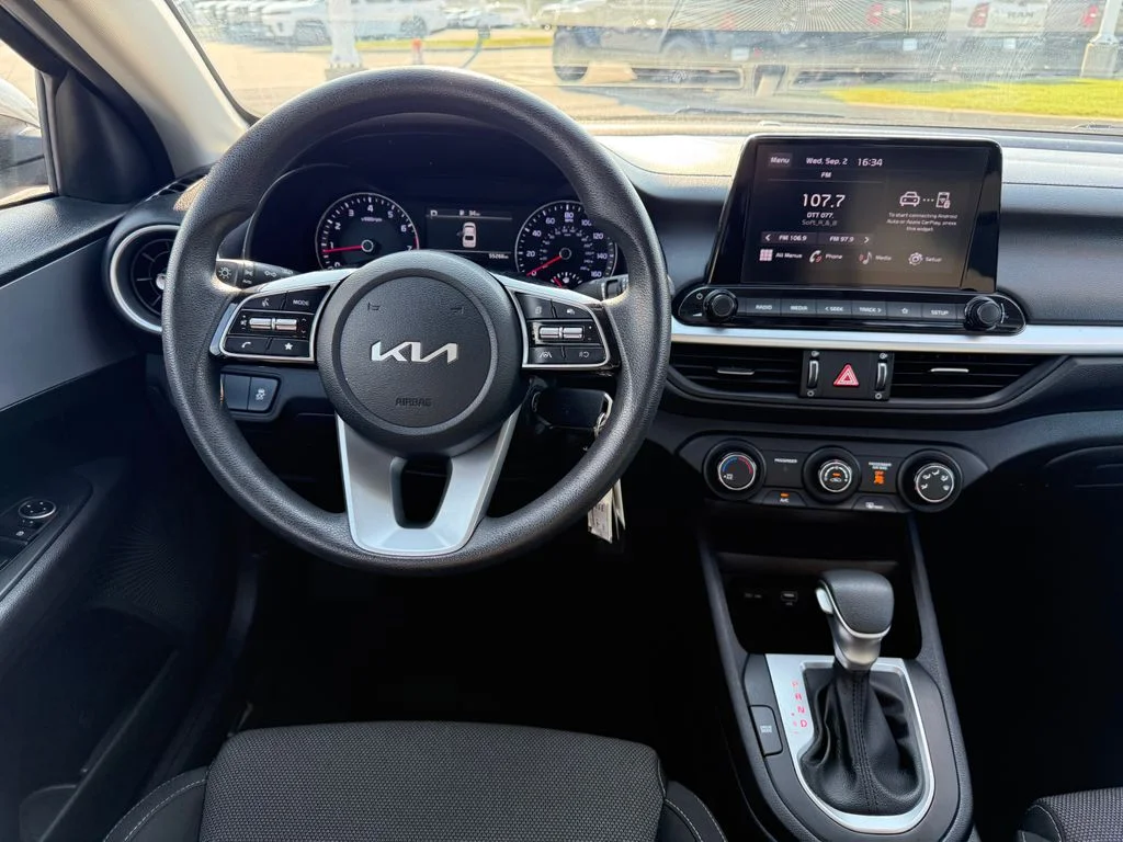 Used 2024 Gray Kia LXS image 8