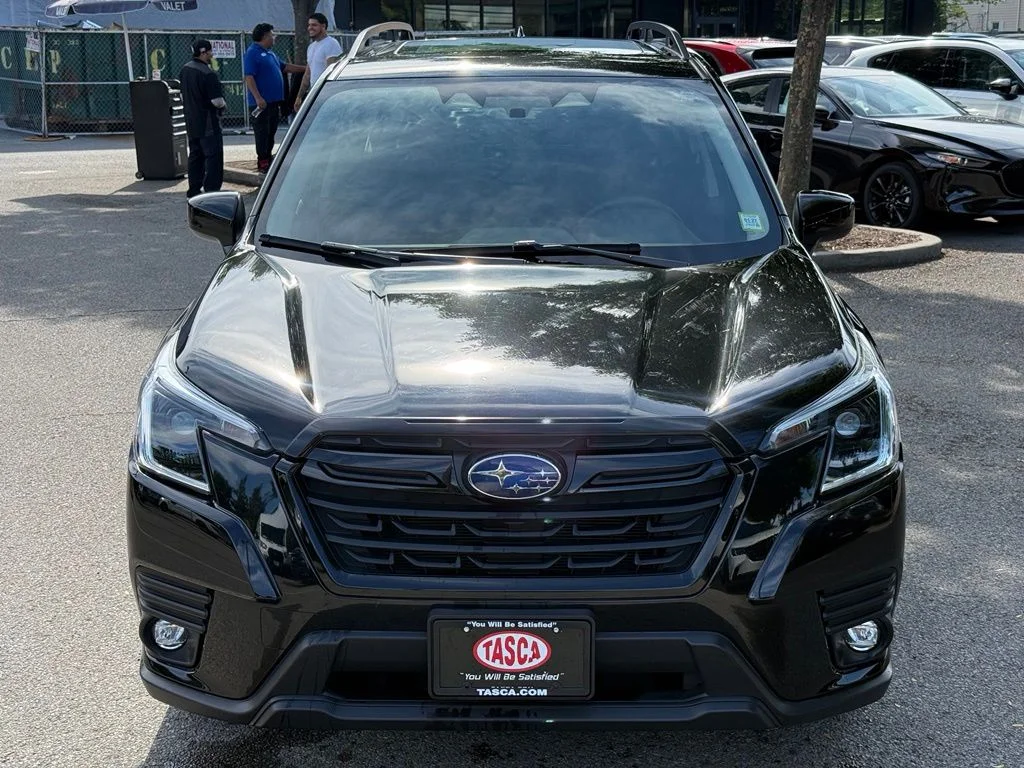 Used 2024 Crystal Black Silica Subaru Premium image 2