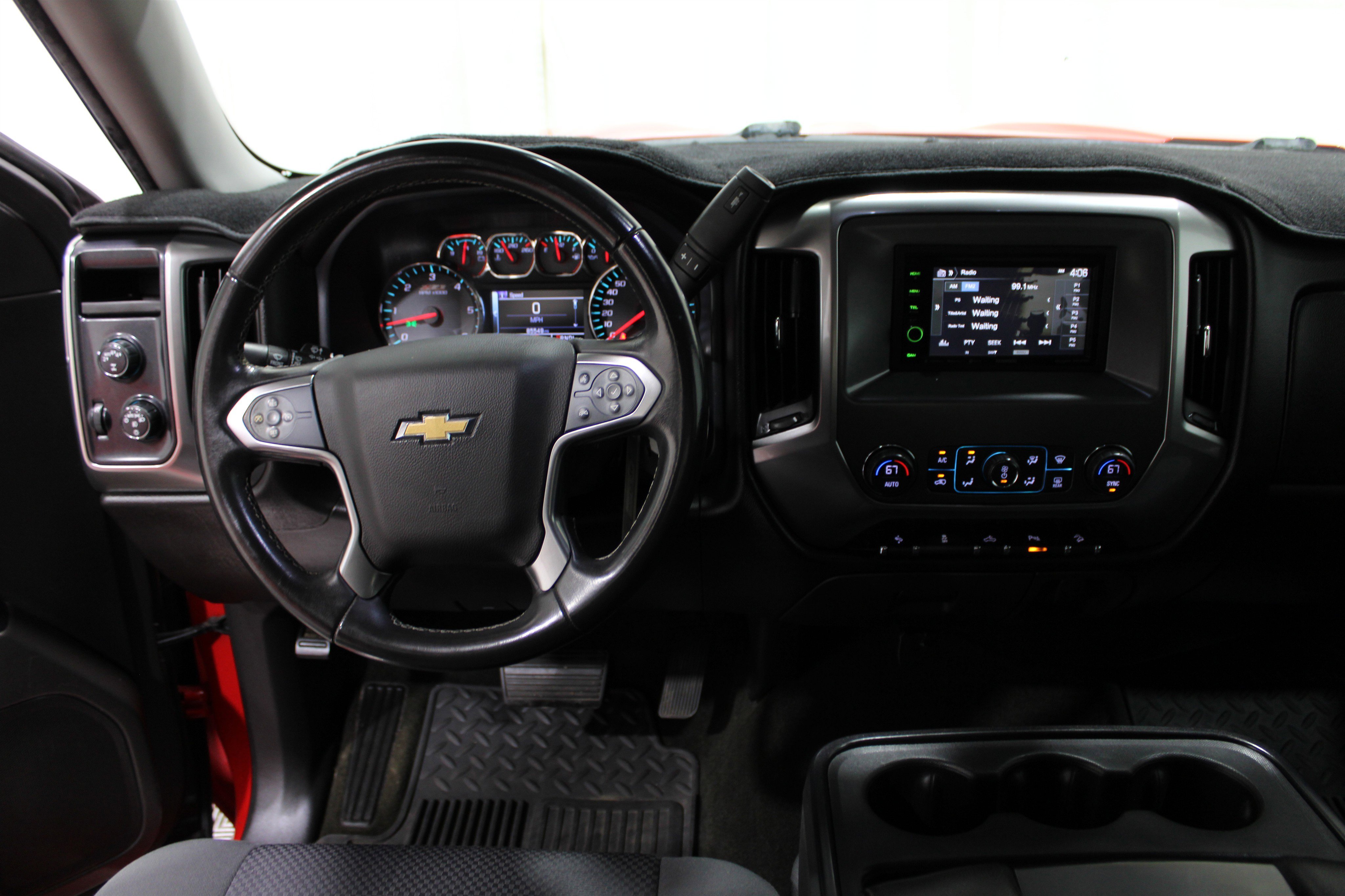 2017 Chevrolet Silverado 1500 LT photo 2
