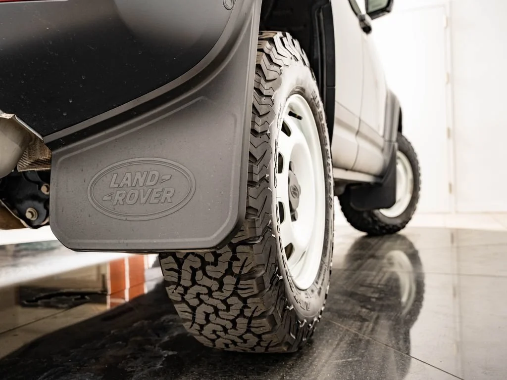 Used 2023 Black Land Rover S image 52