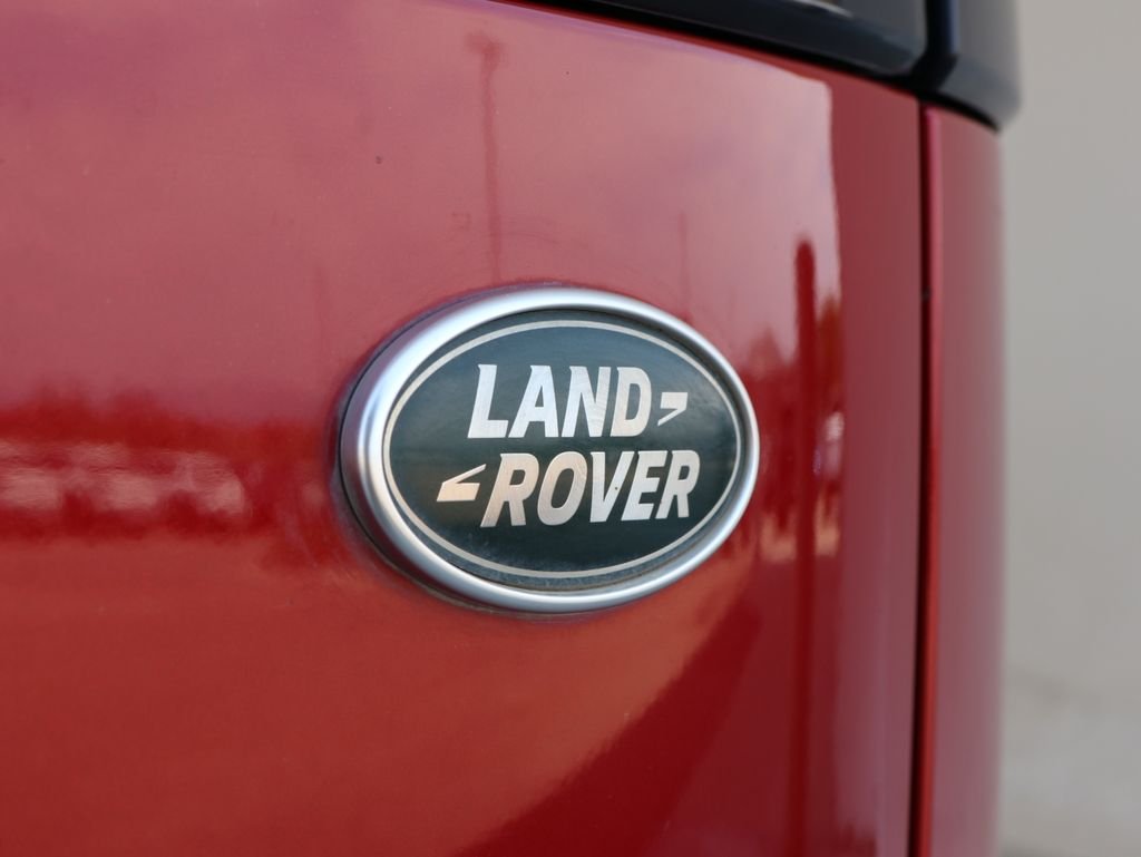 Used 2019 Red Land Rover HSE R-Dynamic image 39