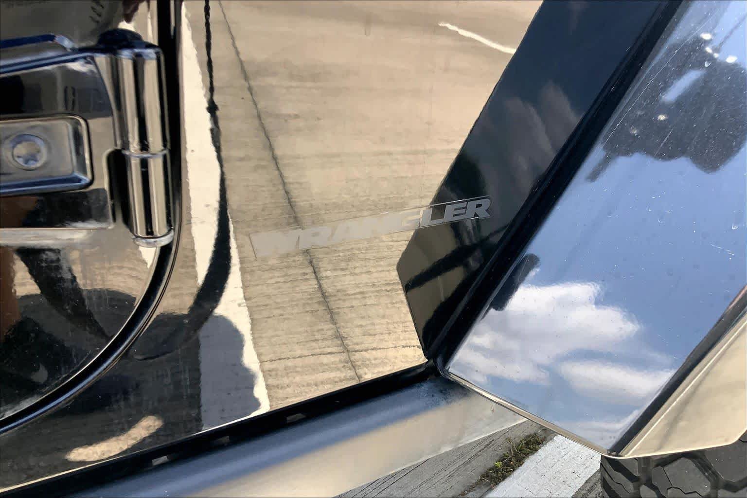 Used 2015 Black Clearcoat Jeep Wrangler X image 28