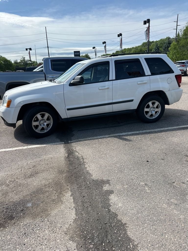 Used 2009 Stone White Jeep Laredo image 6