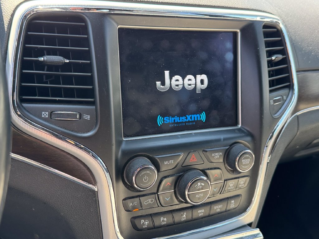 Used 2018 Gray Jeep Limited image 13