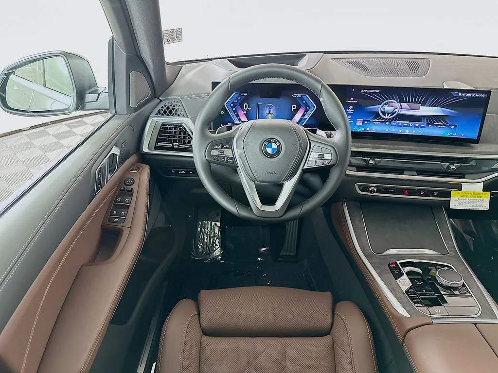 New 2026 Black Sapphire Metallic BMW xDrive40i image 25