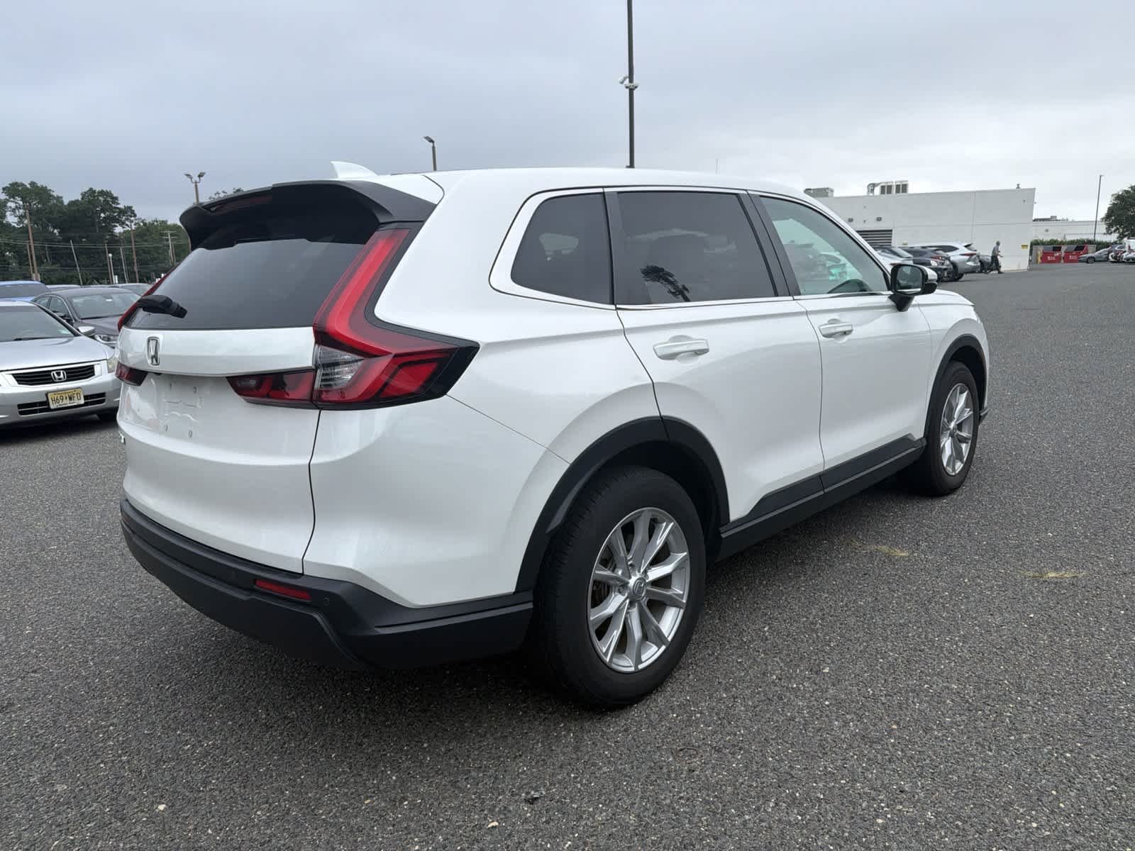 Used 2024 Platinum White Pearl Honda EX-L image 5