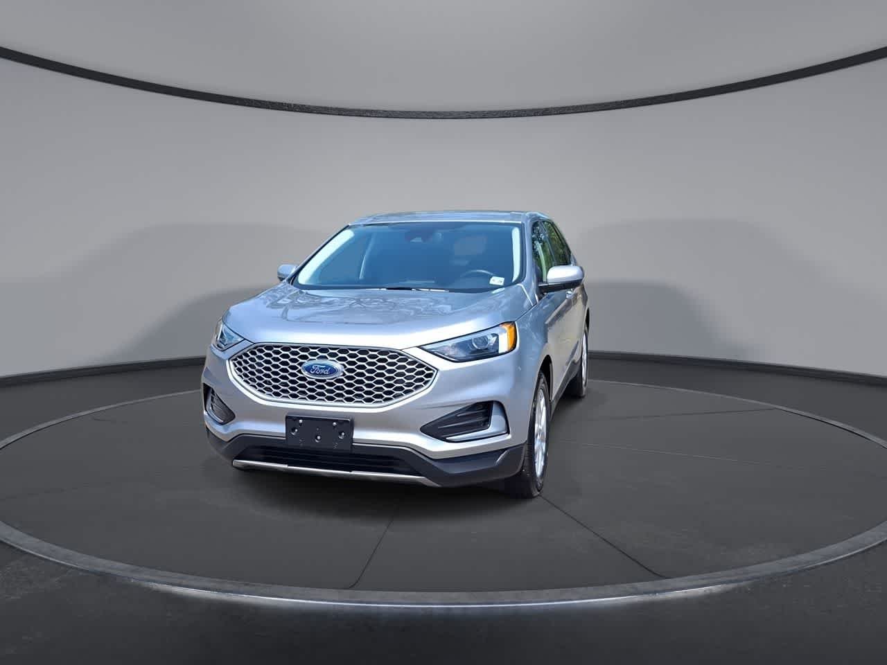 Used 2023 Iconic Silver Metallic Ford SEL image 3