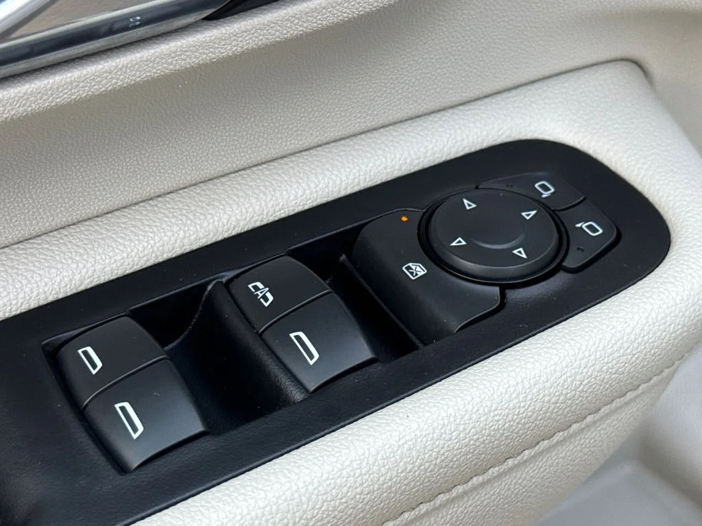 Used 2020 White GMC Denali image 20