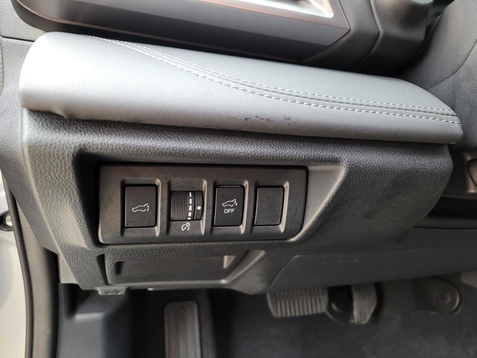 Used 2025 Ice Silver Metallic Subaru Touring XT image 28