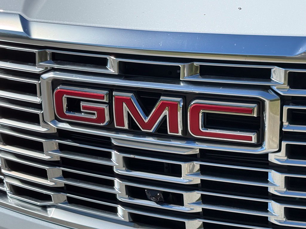 2026 GMC Yukon XL Denali - Photo 7