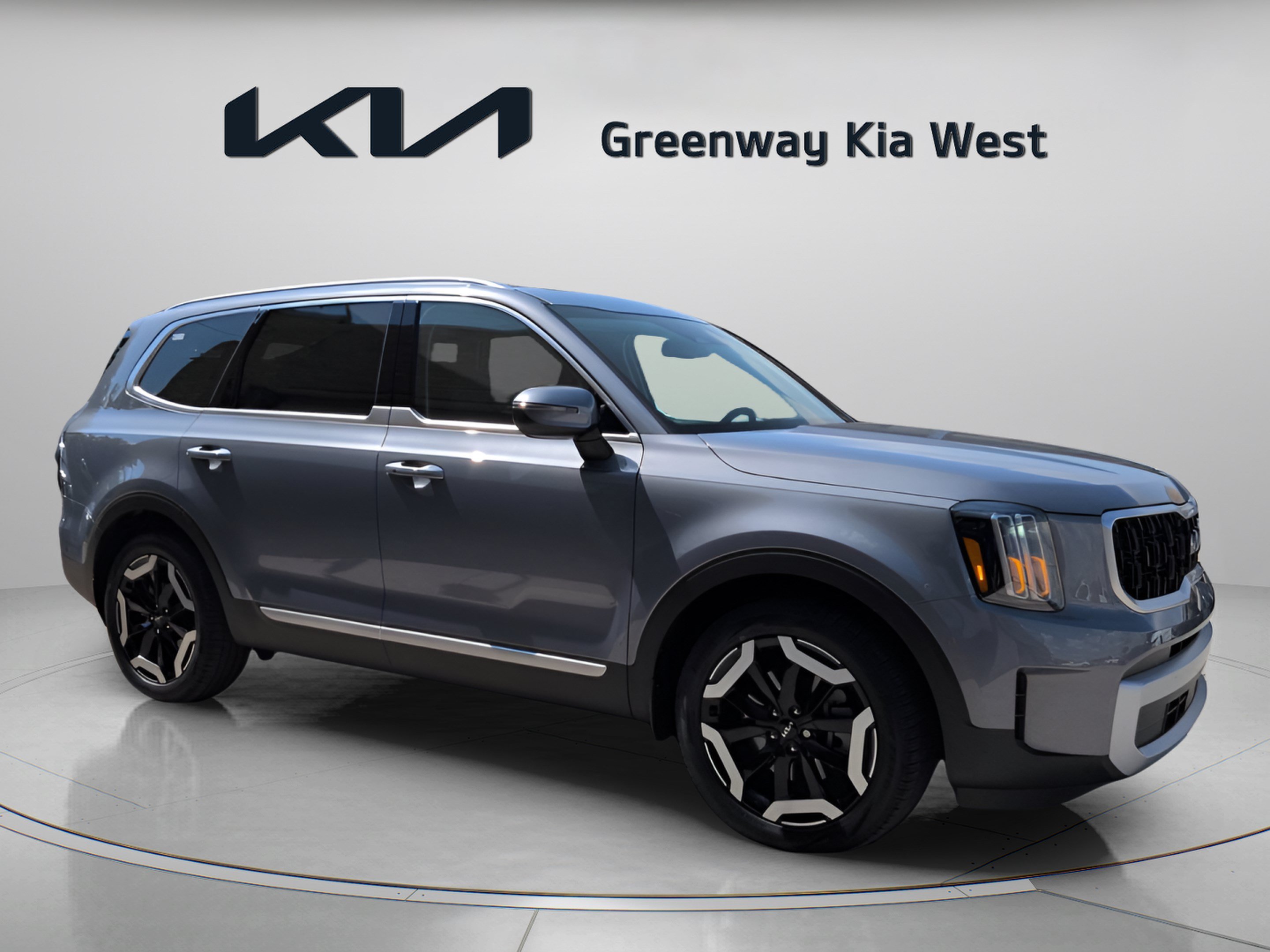 Certified Used 2025 Everlasting Silver Kia EX image 1