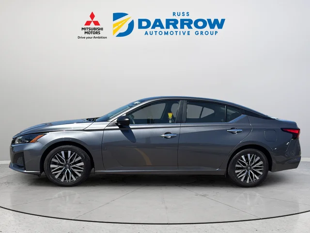 Used 2024 Gray Nissan 2.5 SV image 2