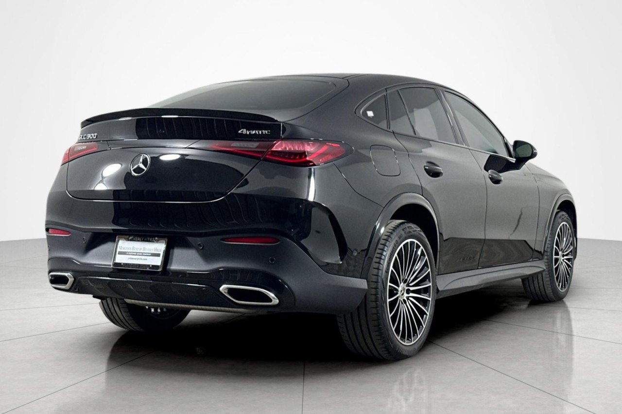 Certified Used 2025 Black Mercedes-Benz GLC 300 image 5