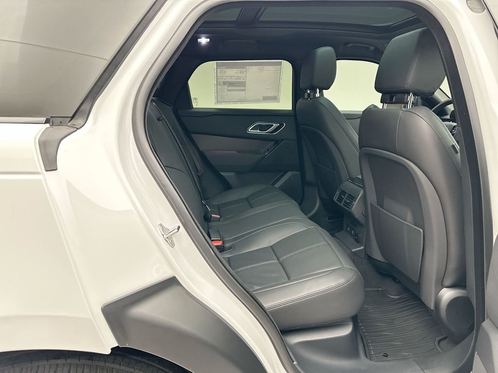 Used 2026  Land Rover S image 6