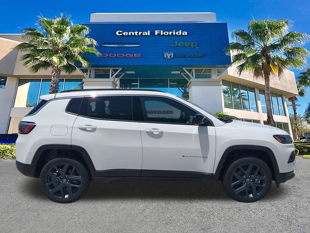 New 2026 Bright White Clear-Coat Exterior Paint Jeep  image 4