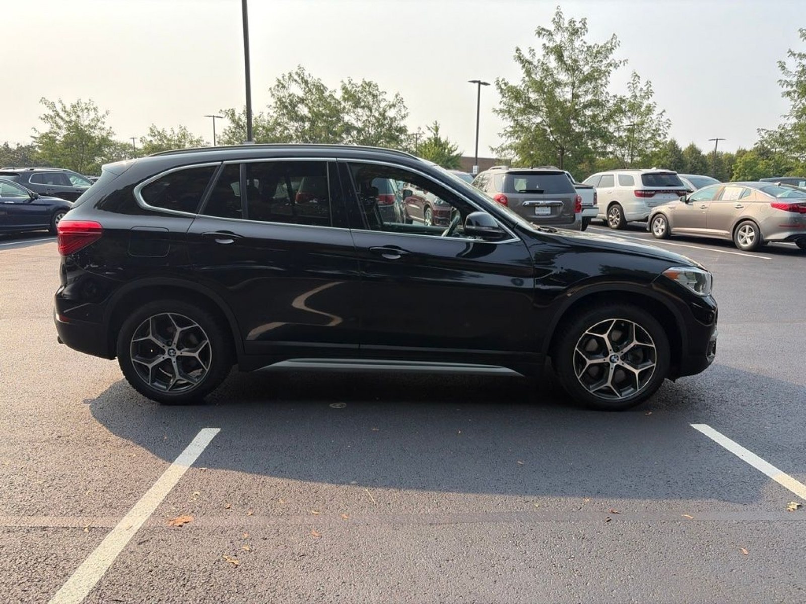 Used 2018 Jet Black BMW xDrive28i image 5