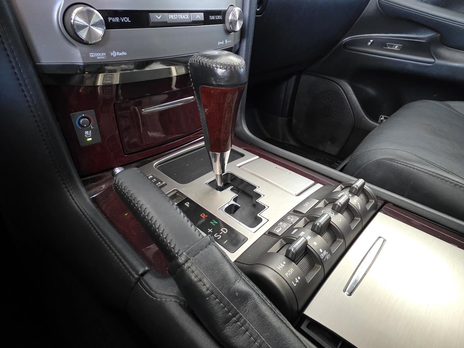 Used 2015 Silver Lexus 570 image 26