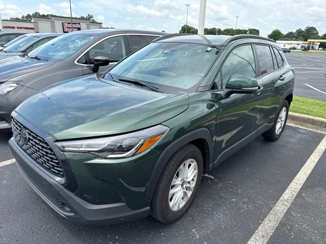 Used 2023  Toyota LE image 11