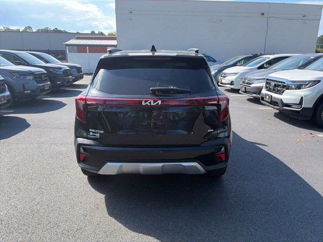 Used 2025 Fusion Black Kia S image 7