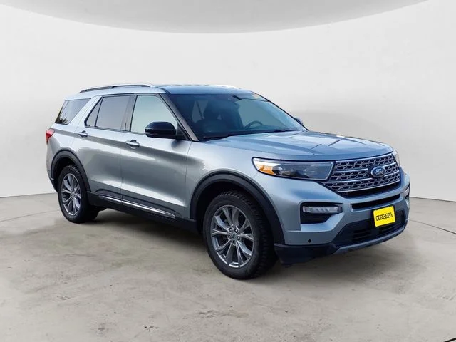 Used 2020 Silver Metallic Ford Limited image 3