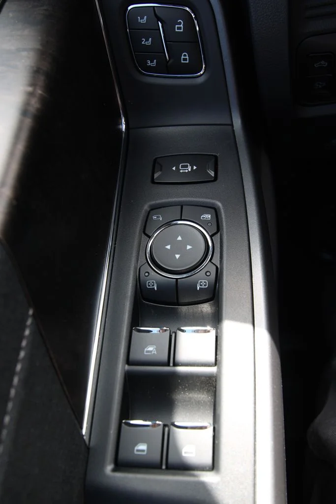 New 2026 Agate Black Metallic Ford F-350® Lariat® image 65