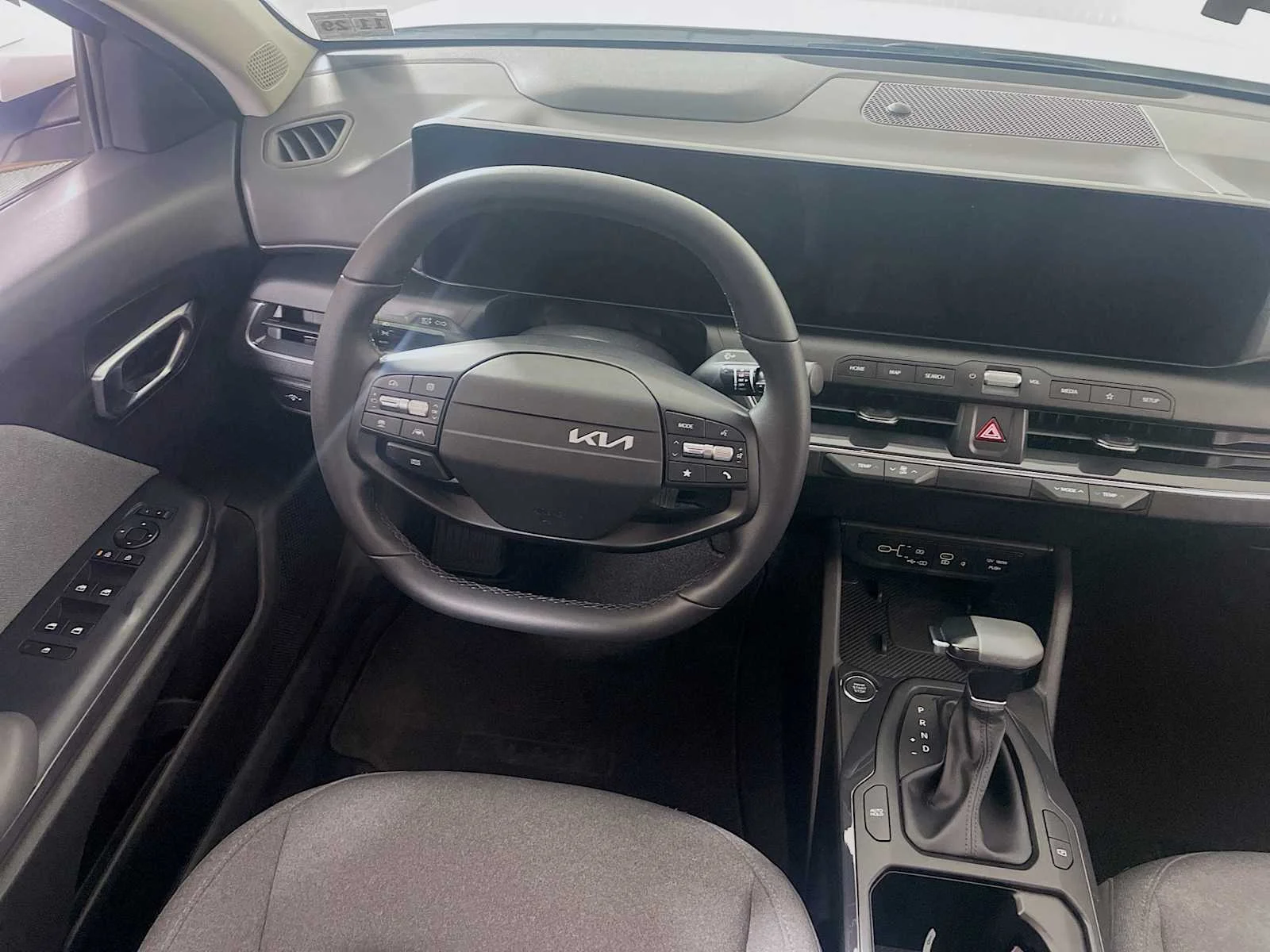Used 2025 Snow White Pearl Kia EX image 19