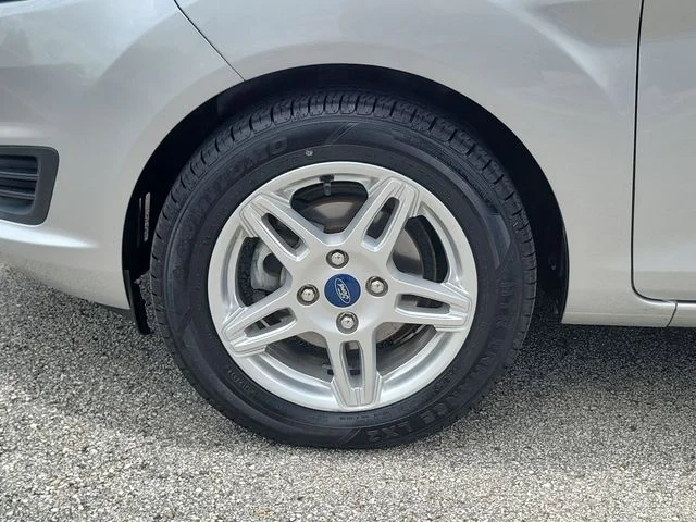 Used 2019 Ingot Silver Ford SE image 6