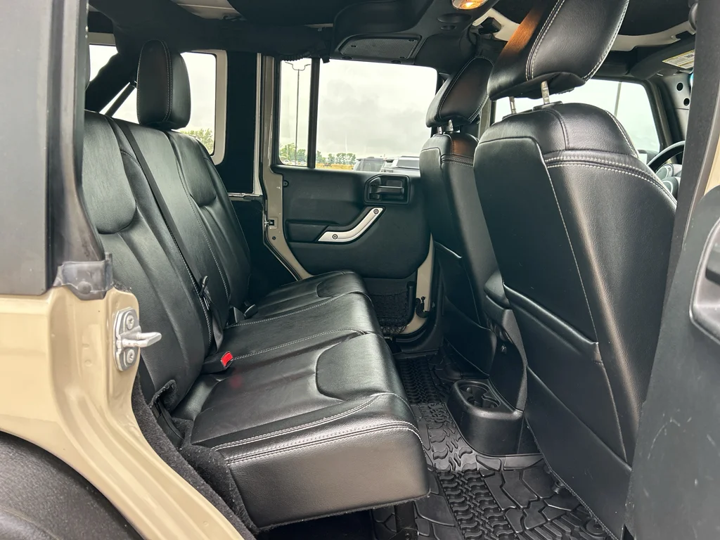 Used 2017 Gobi Clearcoat Jeep Rubicon image 18