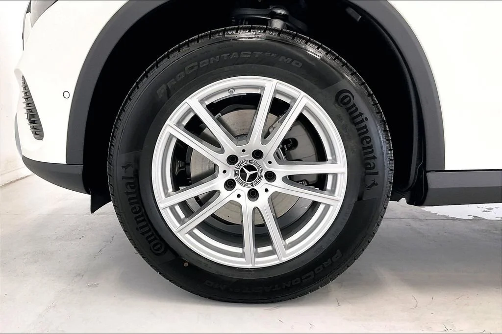 New 2026 Polar White Mercedes-Benz GLC 300 image 23